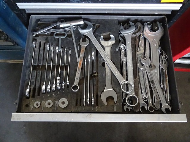 Gereedschapswagen + inhoud - afbeelding 4 van  9