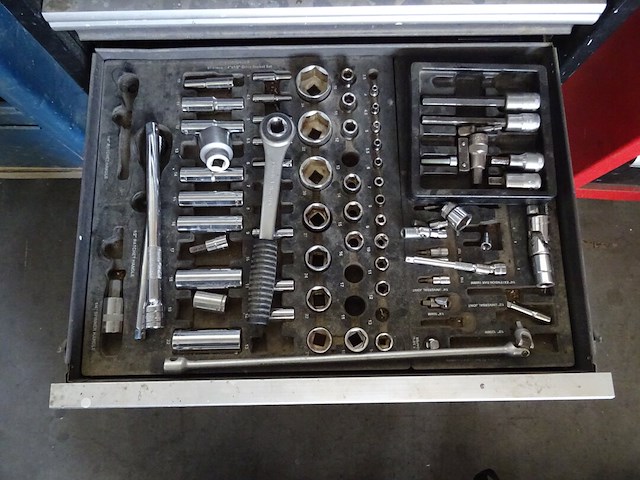 Gereedschapswagen + inhoud - afbeelding 6 van  9