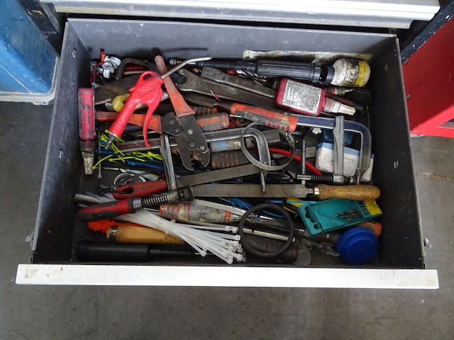 Gereedschapswagen + inhoud - afbeelding 8 van  9