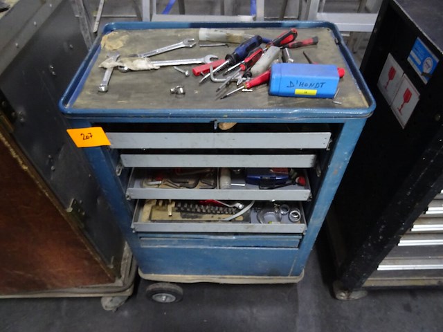 Gereedschapswagen + inhoud - afbeelding 2 van  7