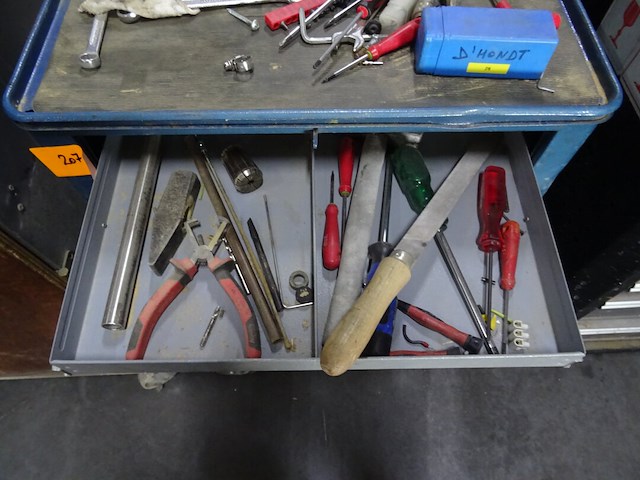 Gereedschapswagen + inhoud - afbeelding 3 van  7