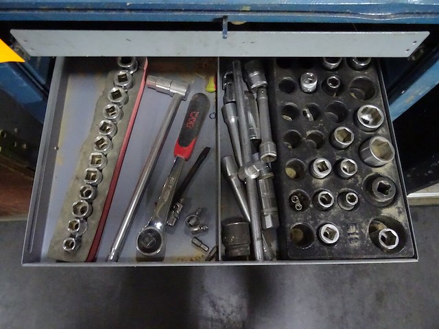 Gereedschapswagen + inhoud - afbeelding 4 van  7