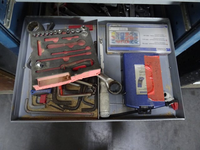 Gereedschapswagen + inhoud - afbeelding 5 van  7