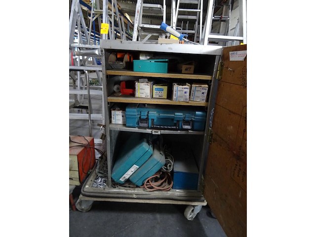 Gereedschapswagen + inhoud - afbeelding 3 van  11