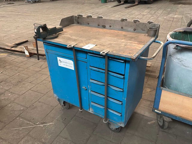 Gereedschapswagen met bankschroef - afbeelding 1 van  7