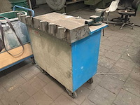 Gereedschapswagen met bankschroef - afbeelding 2 van  7