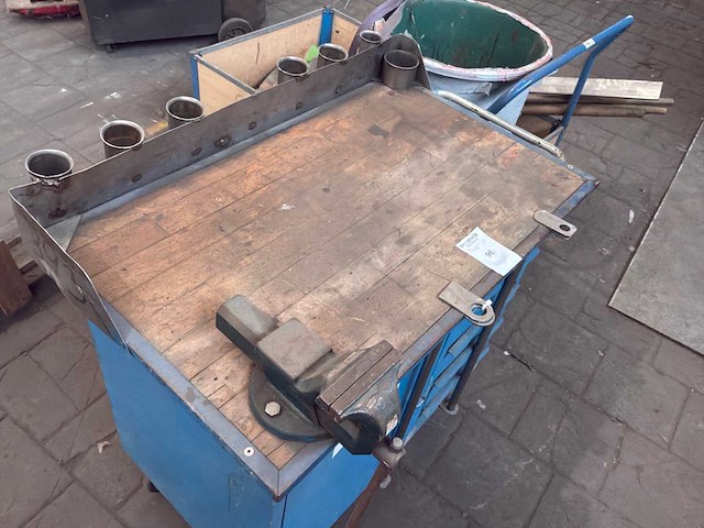 Gereedschapswagen met bankschroef - afbeelding 4 van  7