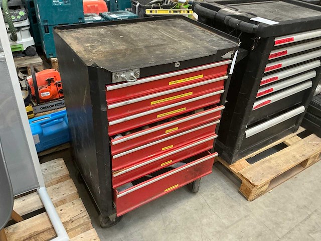 Gereedschapswagen met inhoud - afbeelding 2 van  6