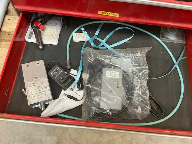 Gereedschapswagen met inhoud - afbeelding 5 van  6