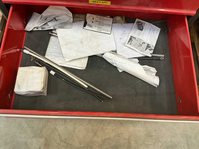 Gereedschapswagen met inhoud - afbeelding 6 van  6