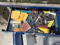 Gereedschapswagen met inhoud - afbeelding 2 van  11