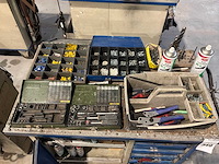 Gereedschapswagen met inhoud - afbeelding 5 van  11