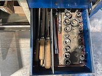 Gereedschapswagen met inhoud - afbeelding 8 van  11