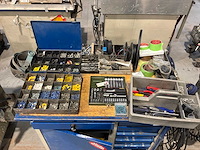 Gereedschapswagen met inhoud - afbeelding 4 van  11