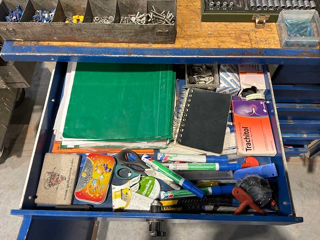 Gereedschapswagen met inhoud - afbeelding 6 van  11
