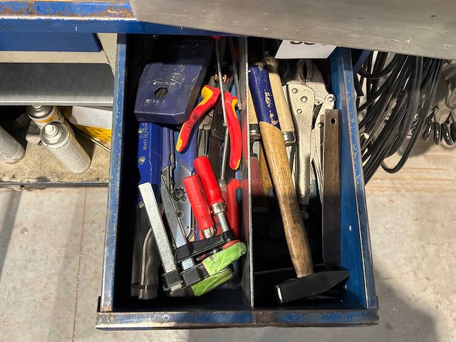 Gereedschapswagen met inhoud - afbeelding 7 van  11