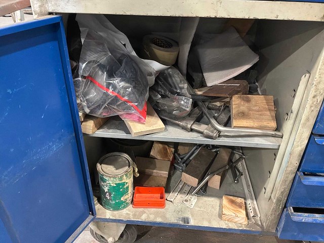 Gereedschapswagen met inhoud - afbeelding 5 van  10