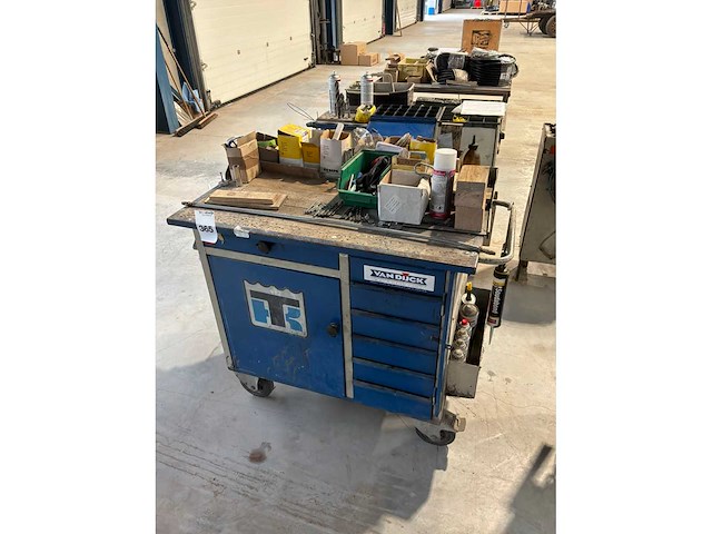 Gereedschapswagen met inhoud - afbeelding 1 van  11