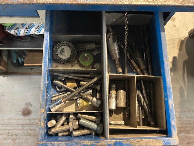 Gereedschapswagen met inhoud - afbeelding 7 van  11