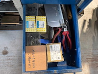 Gereedschapswagen met inhoud - afbeelding 9 van  11