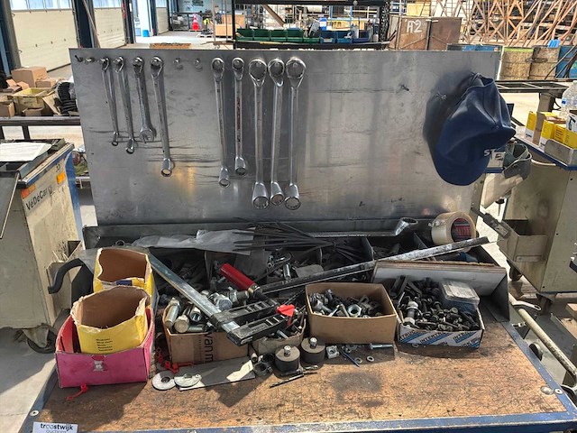 Gereedschapswagen met inhoud - afbeelding 5 van  11