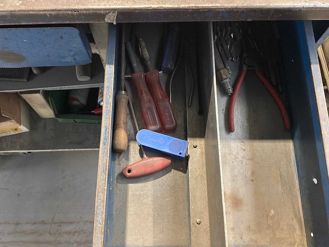 Gereedschapswagen met inhoud - afbeelding 5 van  9