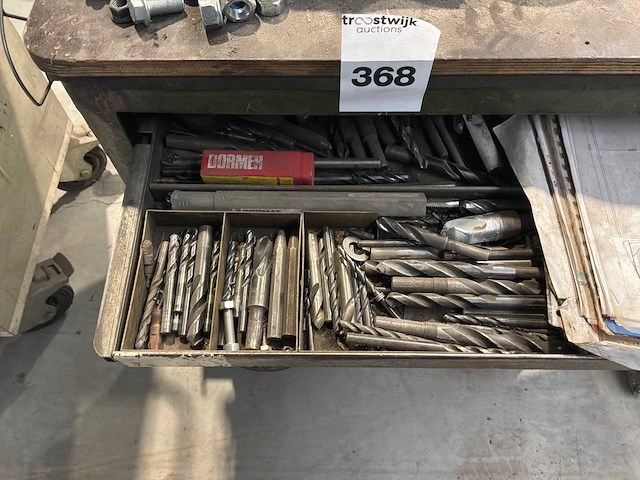 Gereedschapswagen met inhoud - afbeelding 4 van  8