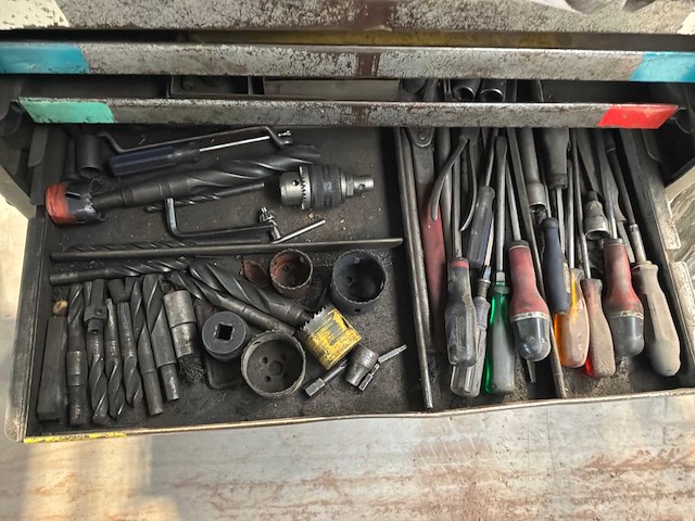 Gereedschapswagen met inhoud - afbeelding 7 van  8