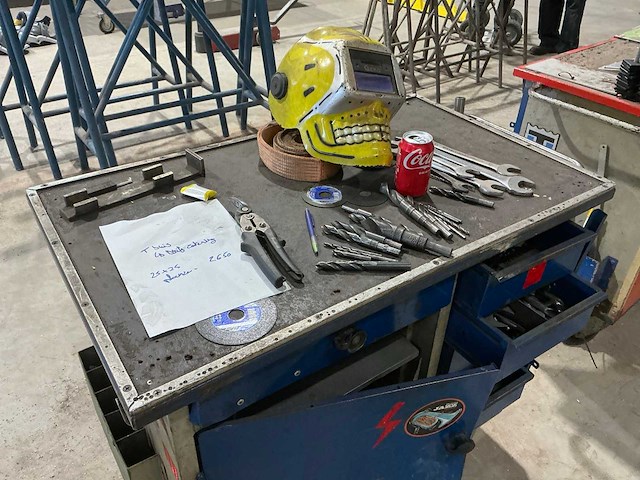 Gereedschapswagen met inhoud - afbeelding 2 van  7