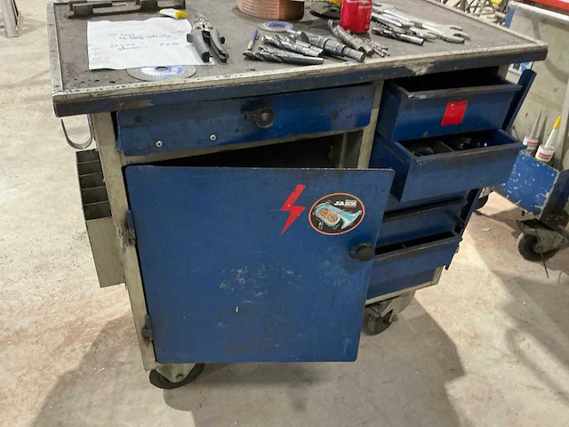 Gereedschapswagen met inhoud - afbeelding 3 van  7