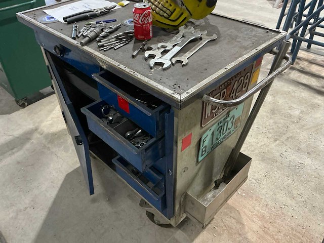 Gereedschapswagen met inhoud - afbeelding 5 van  7