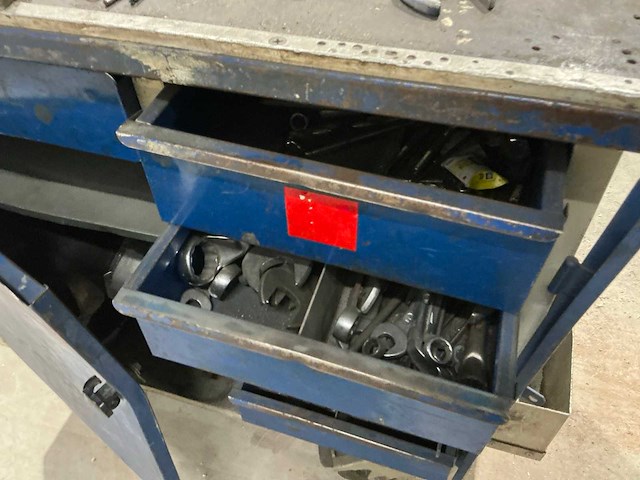 Gereedschapswagen met inhoud - afbeelding 6 van  7