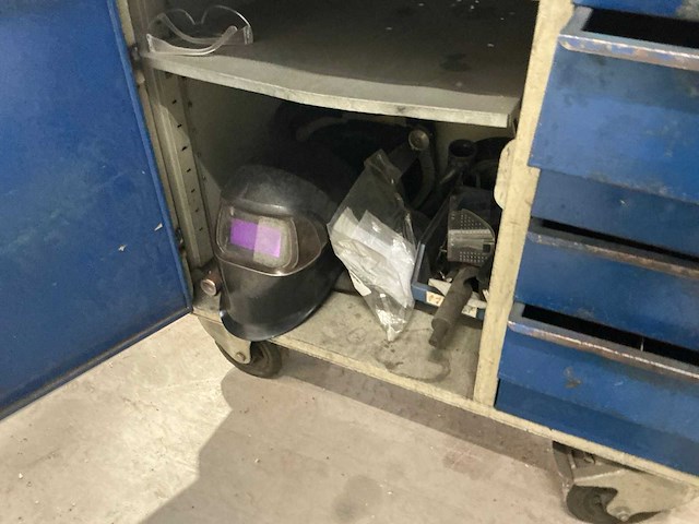 Gereedschapswagen met inhoud - afbeelding 7 van  7