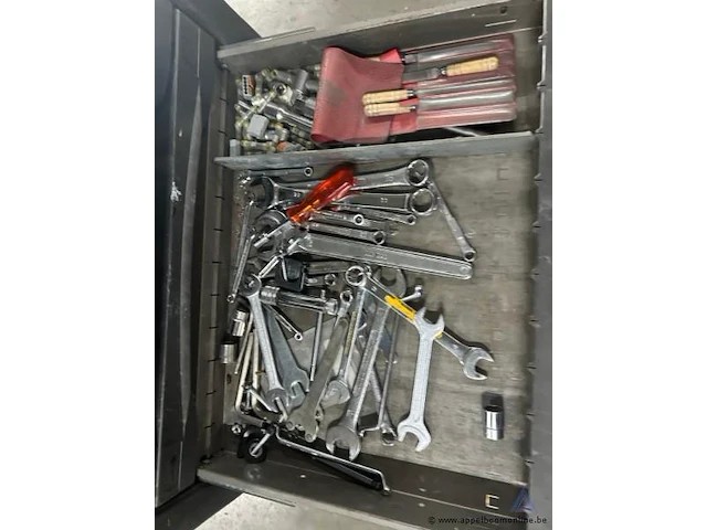 Gereedschapswagen op wielen met zes laden, gevuld met diverse handgereedschappen, bevestigingsmaterialen - afbeelding 4 van  8