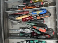 Gereedschapswagen op wielen met zes laden, gevuld met diverse handgereedschappen, bevestigingsmaterialen - afbeelding 5 van  8