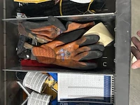Gereedschapswagen op wielen met zes laden, gevuld met diverse handgereedschappen, bevestigingsmaterialen - afbeelding 6 van  8