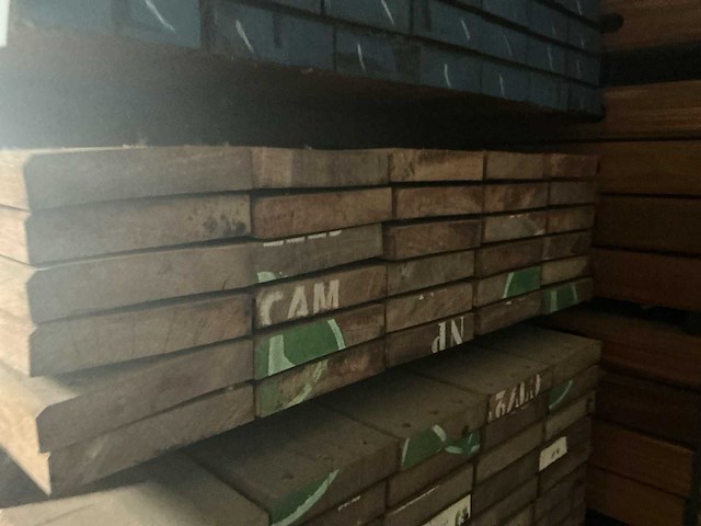 Geschaafde azobé plank (30x) - afbeelding 2 van  3