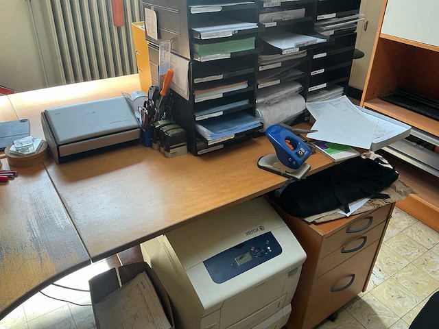 Geschakeld bureau - afbeelding 3 van  6