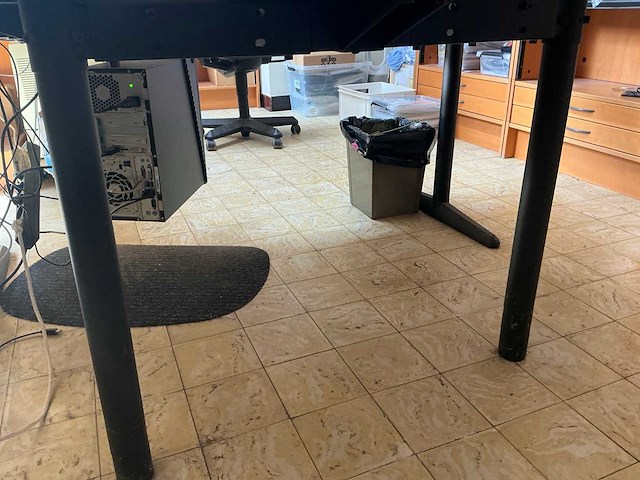 Geschakeld bureau - afbeelding 6 van  6