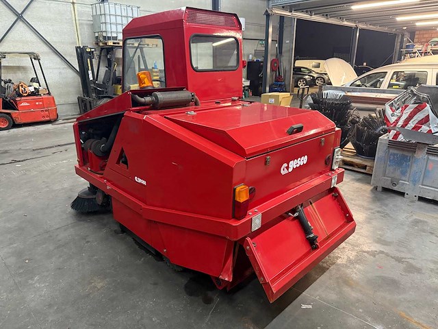 Gesco - r1200d - zelfrijdende veegmachine - afbeelding 16 van  16
