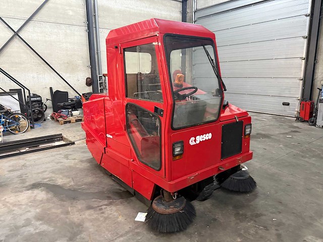 Gesco - r1200d - zelfrijdende veegmachine - afbeelding 15 van  16