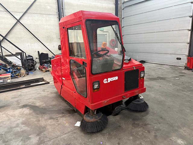 Gesco - r1200d - zelfrijdende veegmachine - afbeelding 7 van  16