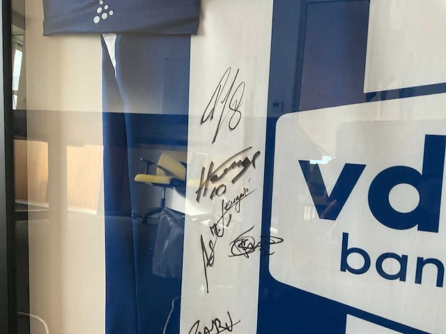 Gesigneerd voetbalshirt kaa gent - afbeelding 7 van  11