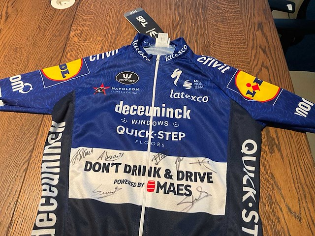 Gesigneerd wielershirt the wolfpack maes - afbeelding 2 van  8