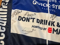 Gesigneerd wielershirt the wolfpack maes - afbeelding 3 van  8