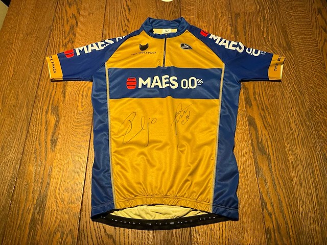 Gesigneerd wielershirt the wolfpack maes - afbeelding 1 van  8