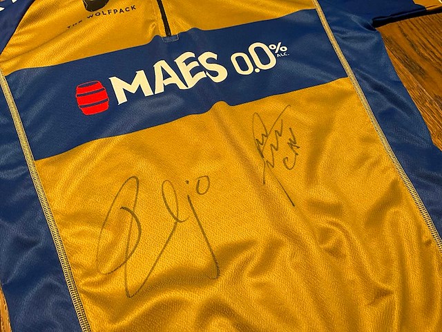 Gesigneerd wielershirt the wolfpack maes - afbeelding 2 van  8