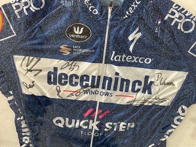 Gesigneerd wielershirt the wolfpack maes - afbeelding 4 van  4