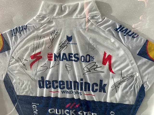 Gesigneerd wielershirt the wolfpack maes - afbeelding 4 van  4