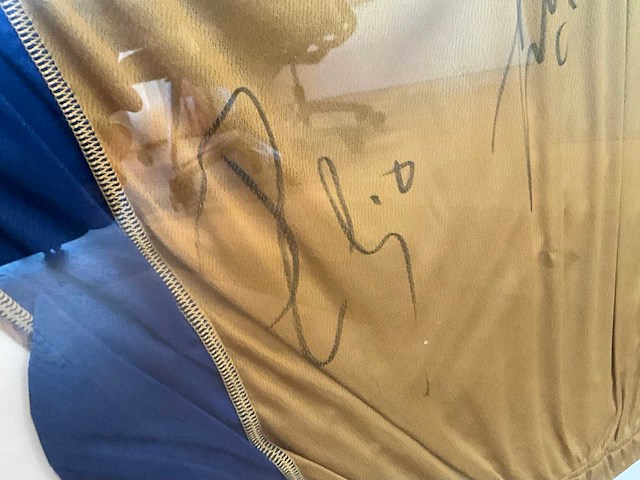 Gesigneerd wielershirt the wolfpack maes - afbeelding 3 van  5